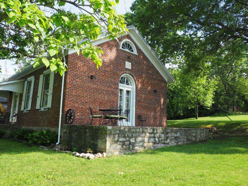 Kinder Hawk Schoolhouse Vacation Rental | 1093 Hawk Mountain Rd, Kempton, PA 19529, USA | Phone: (610) 756-6571