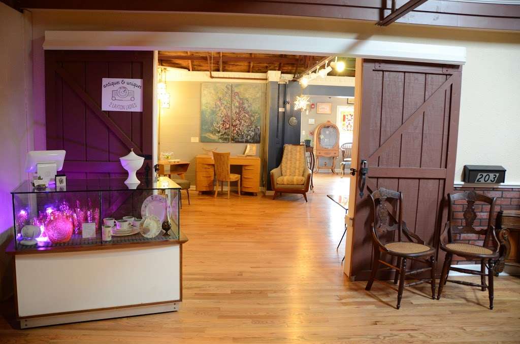 2 Layton Ladies Antiques & Uniques | 11 S White St #203, Frankfort, IL 60423 | Phone: (779) 333-7267