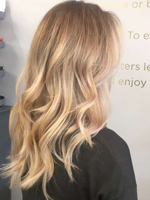 Lighten Up Hair & Beauty | 4552 S Centinela Ave, Los Angeles, CA 90066, USA | Phone: (310) 362-6161