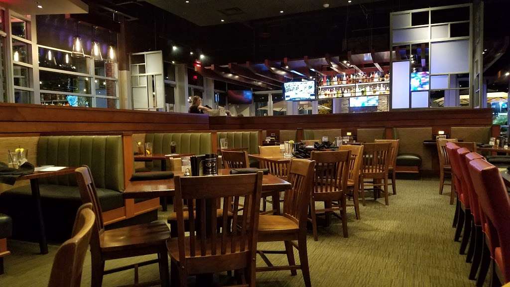 Houlihans | Prestonwood Houlihan’s, 5225 Belt Line Rd #220, Dallas, TX 75254, USA | Phone: (972) 386-0689