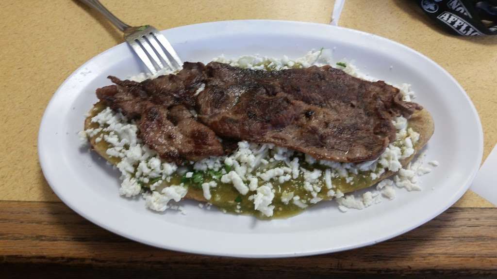 El Huarache Veloz | 13127 San Fernando Rd #108, Sylmar, CA 91342, USA | Phone: (818) 833-8038