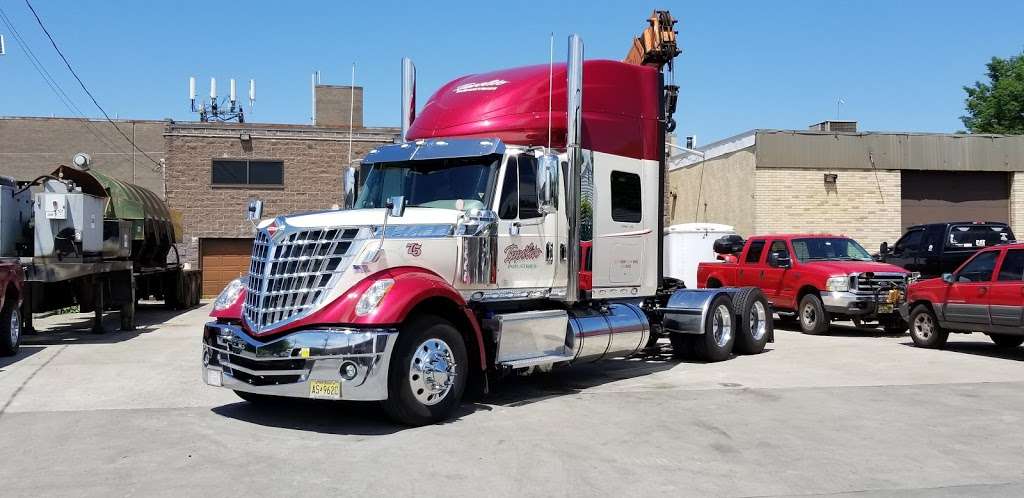 Deluxe International Trucks | 600 S River St, Hackensack, NJ 07601, USA | Phone: (201) 641-2000