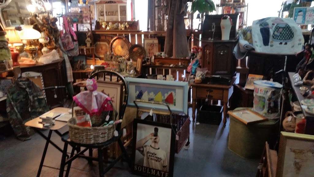 Decades Reclaimed Vintage Depot | 502 W Brannen Rd, Lakeland, FL 33813 | Phone: (863) 608-7672