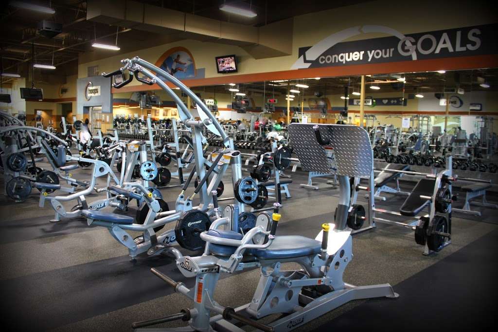 24 Hour Fitness | 18825 Bear Valley Rd, Apple Valley, CA 92308, USA | Phone: (760) 810-4067