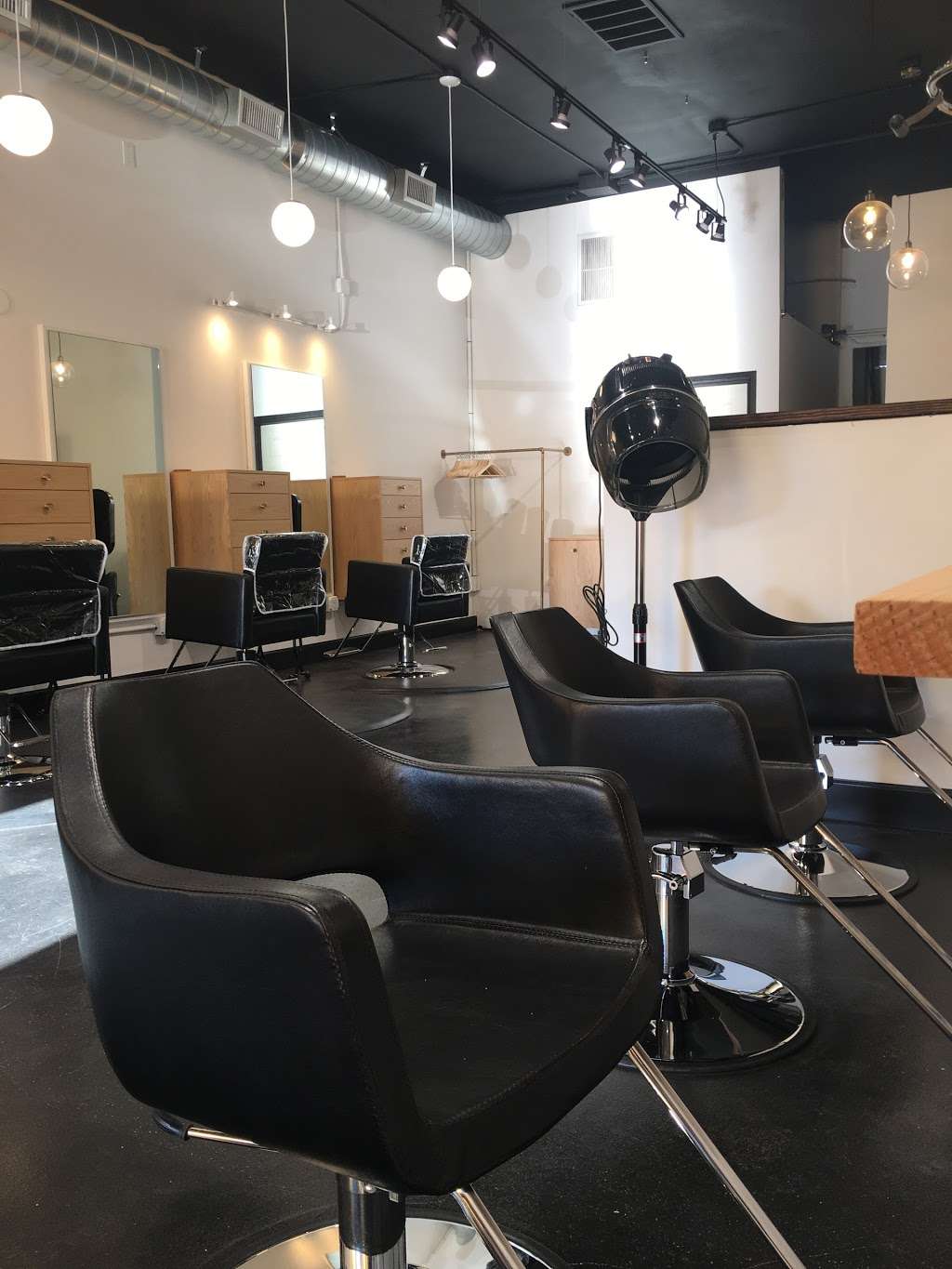 Lock & Crown Salon | 1088 Allen Ave, Pasadena, CA 91104, USA | Phone: (626) 639-3697