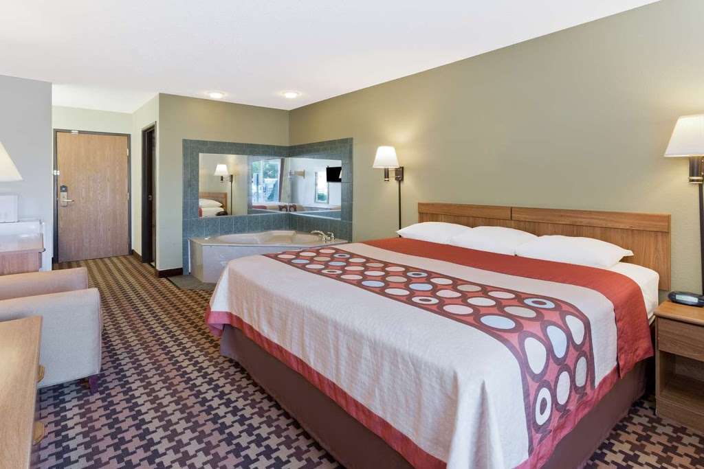 Super 8 by Wyndham Cloverdale | 1020 N Main St, Cloverdale, IN 46120, USA | Phone: (765) 558-3367