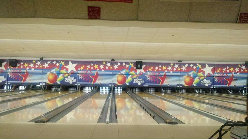 Bowl America Chantilly | 4525 Stonecroft Blvd, Chantilly, VA 20151, USA | Phone: (703) 830-2695