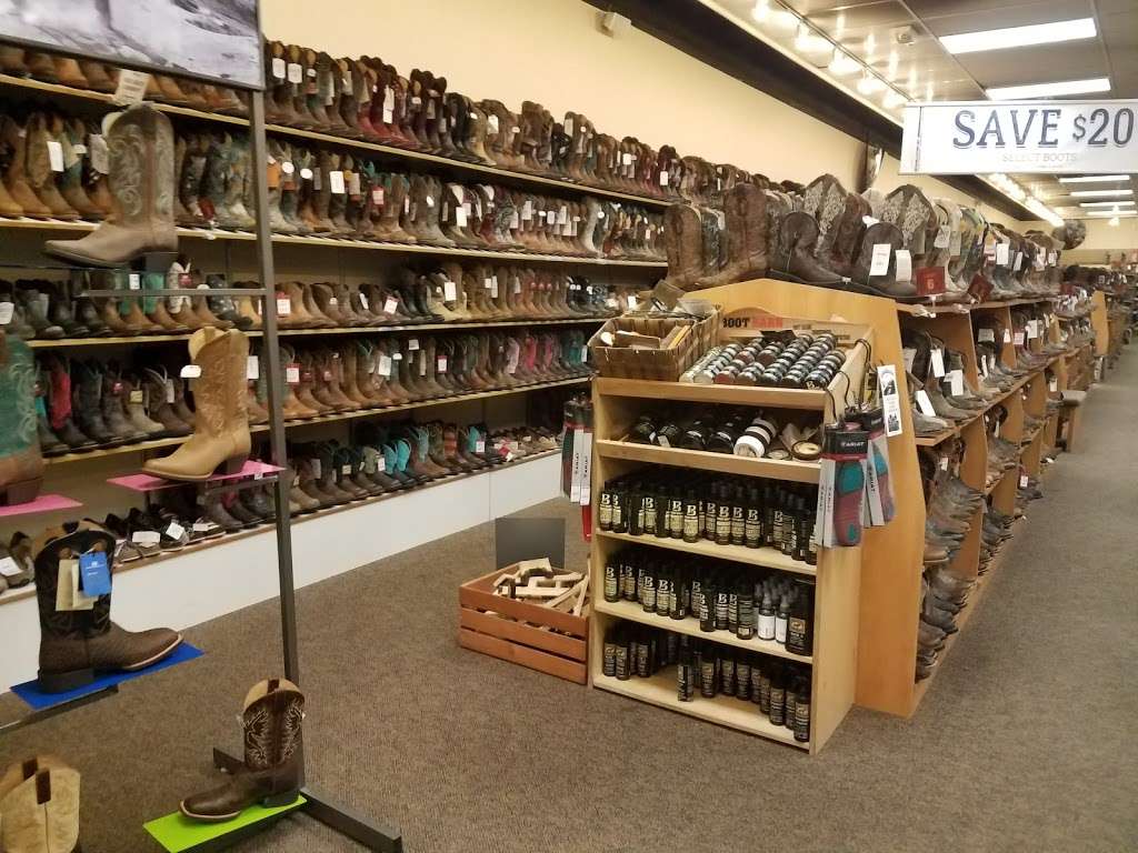 Boot Barn | 6170 W Grand Ave #625, Gurnee, IL 60031 | Phone: (847) 855-2652