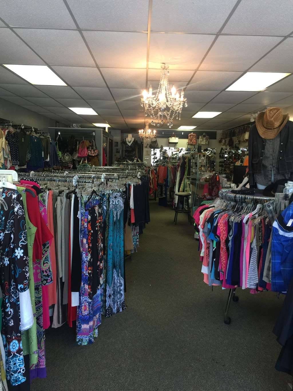 Unique Boutique Consignment & Home Decor | 109 Meadow Pkwy E, League City, TX 77573, USA | Phone: (281) 538-1327