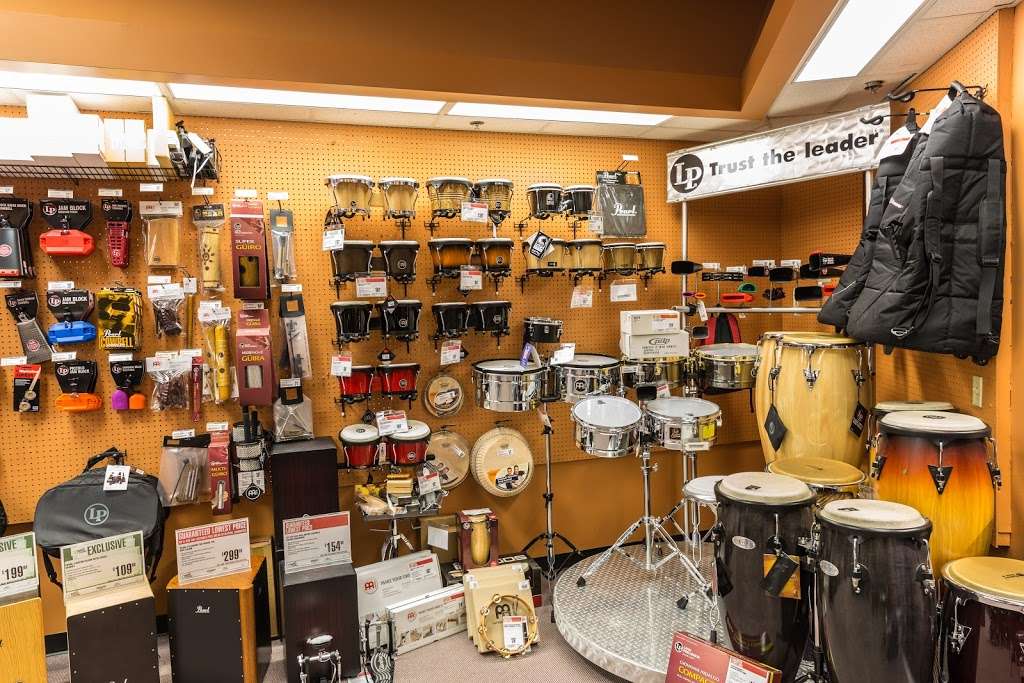 Guitar Center | 2620 Chemical Rd, Plymouth Meeting, PA 19462, USA | Phone: (610) 832-0800