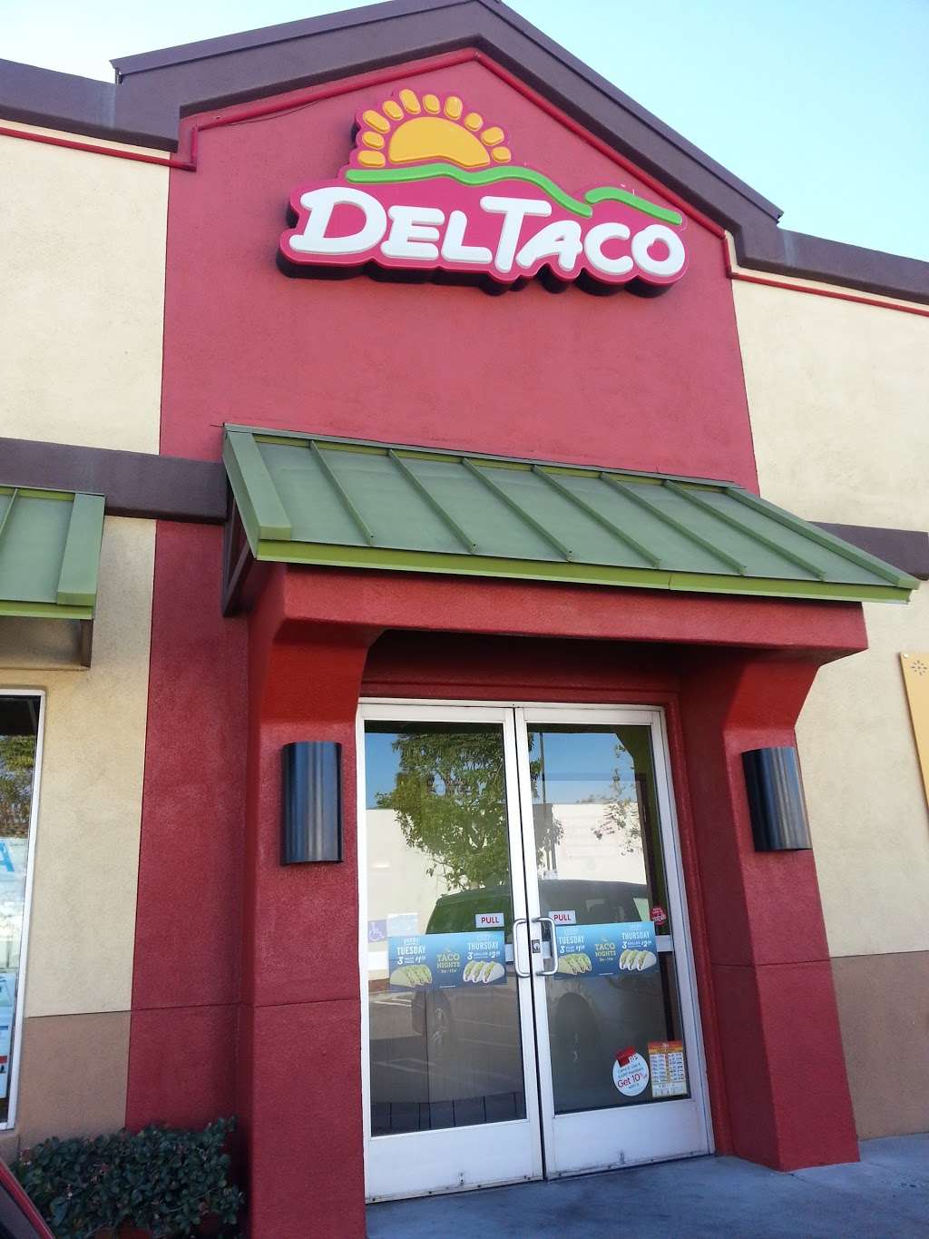 Del Taco | 1933 E 223rd St, Long Beach, CA 90810, USA | Phone: (310) 847-7191