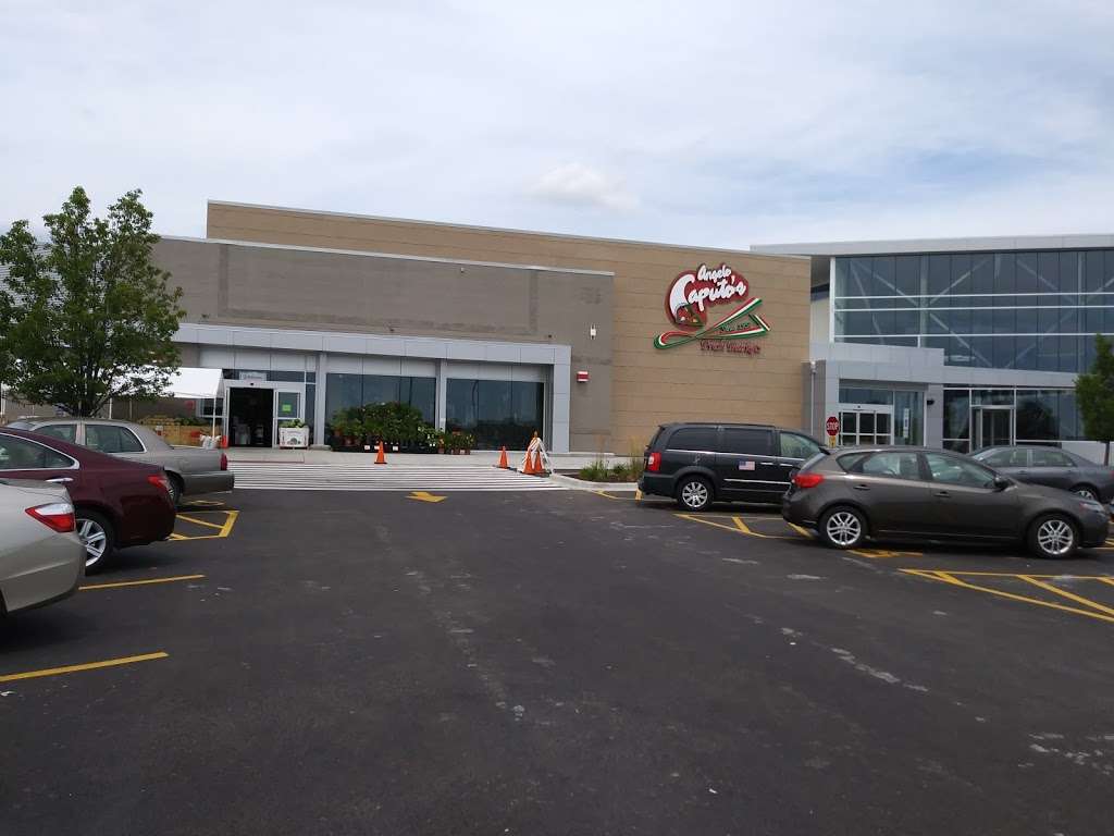 Lake Mill Plaza Shopping Center | Addison, IL 60101