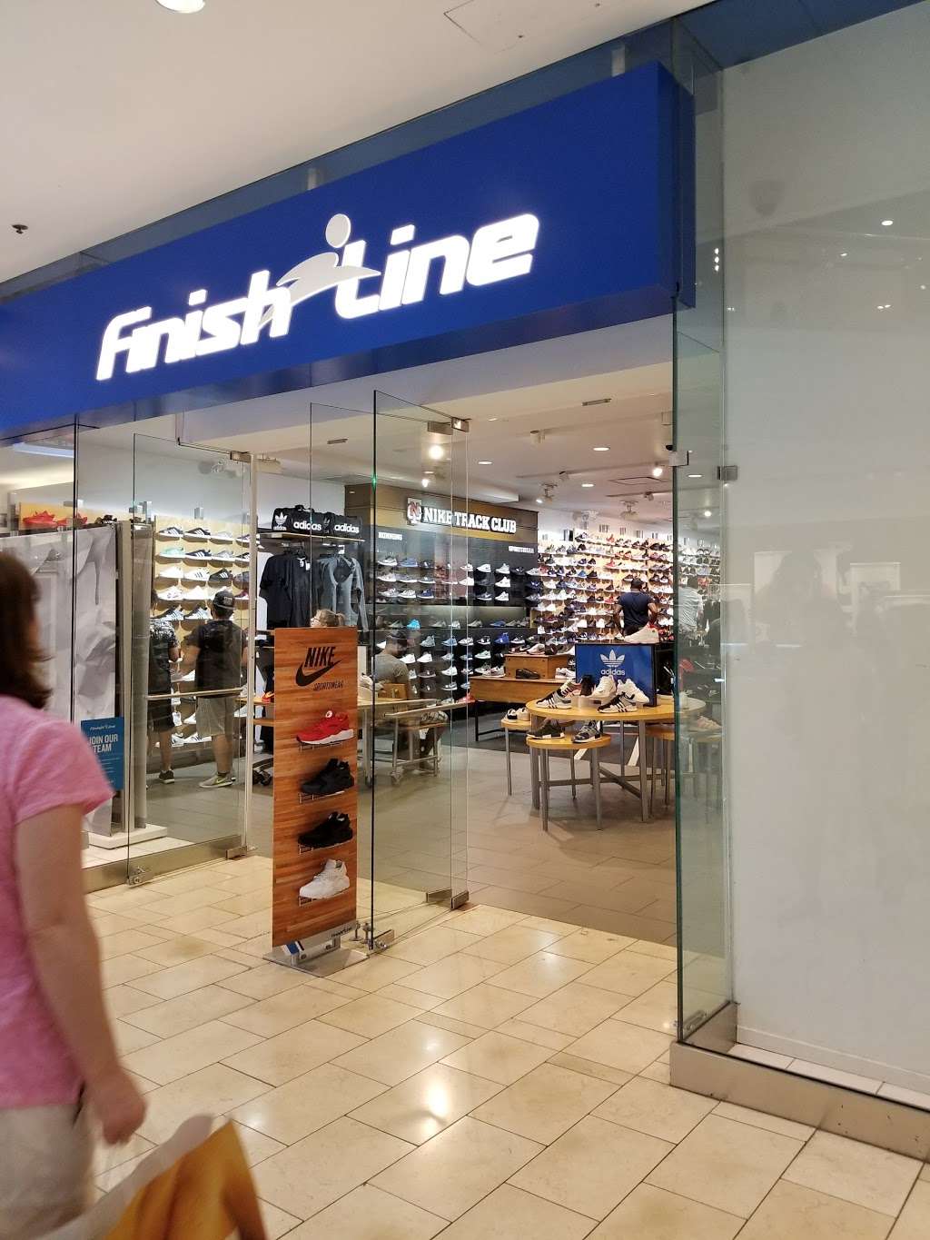 Finish Line | 1 Garden State Plaza Blvd space 1036, Paramus, NJ 07652, USA | Phone: (201) 291-0221