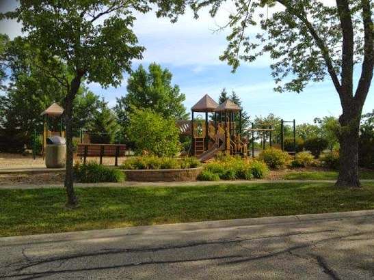 Hoffman Park | 290 Glendale Ln, Hoffman Estates, IL 60169, USA | Phone: (847) 885-7500