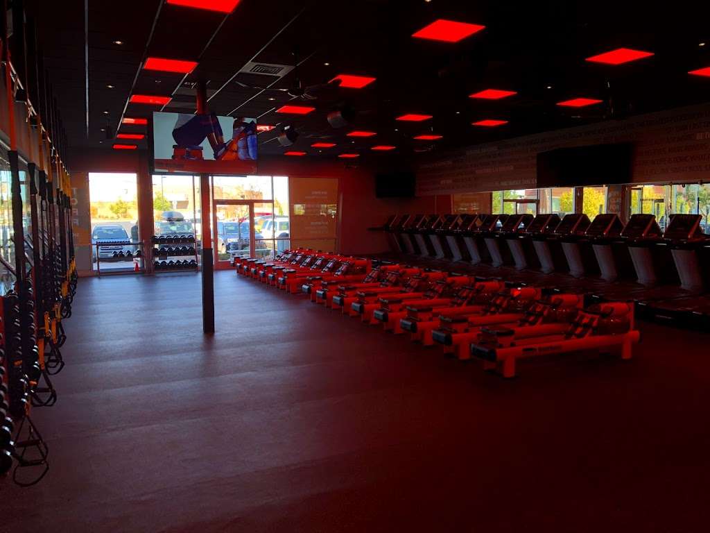 Orangetheory Fitness Southlands Gym | 24300 E Smoky Hill Rd Suite 134, Aurora, CO 80016, USA | Phone: (720) 791-3003