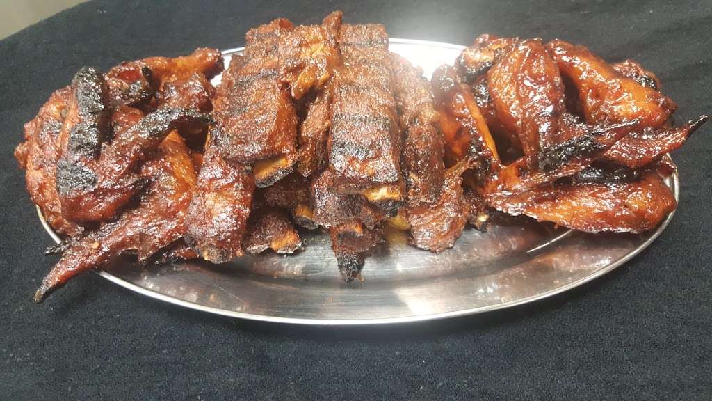 Rochester’s Barbecue and Grill | 130 N White Horse Pike, Lawnside, NJ 08045, USA | Phone: (856) 547-7427