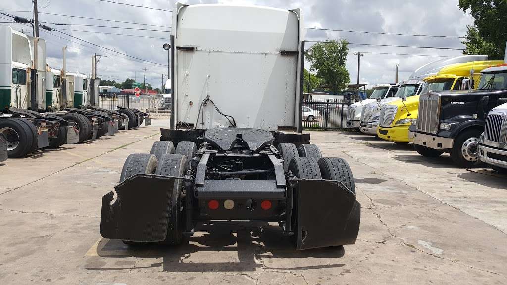 Leavin's Truck Sales 1901 McCarty St, Houston, TX 77029, USA