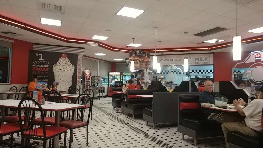 Steak n Shake | 201 S Larkin Ave, Joliet, IL 60436, USA | Phone: (815) 725-9401