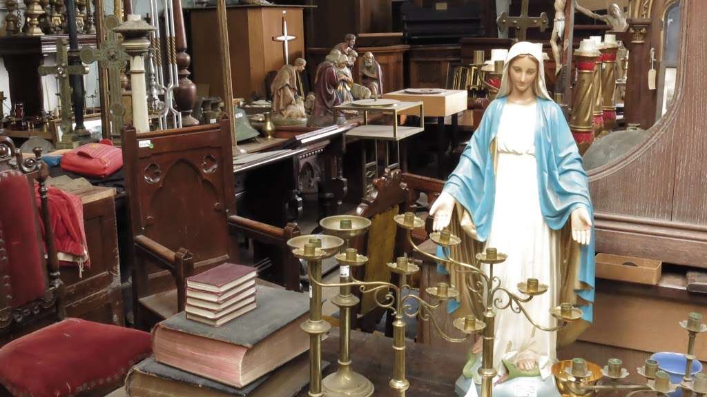 Antique Church Furnishings | Fryleigh Farm Barn, Snower Hill Road, Betchworth RH3 7AF, UK | Phone: 01737 844264