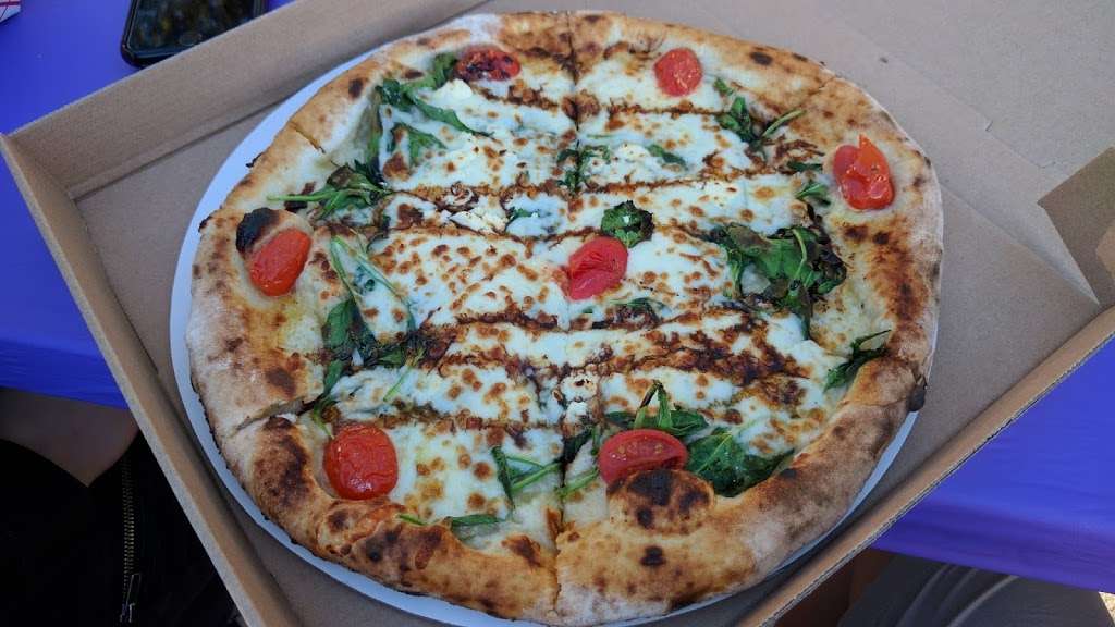 900 Degreez Pizza Food Truck | 5710 West State Road 46, Sanford, FL 32771, USA | Phone: (407) 335-7286