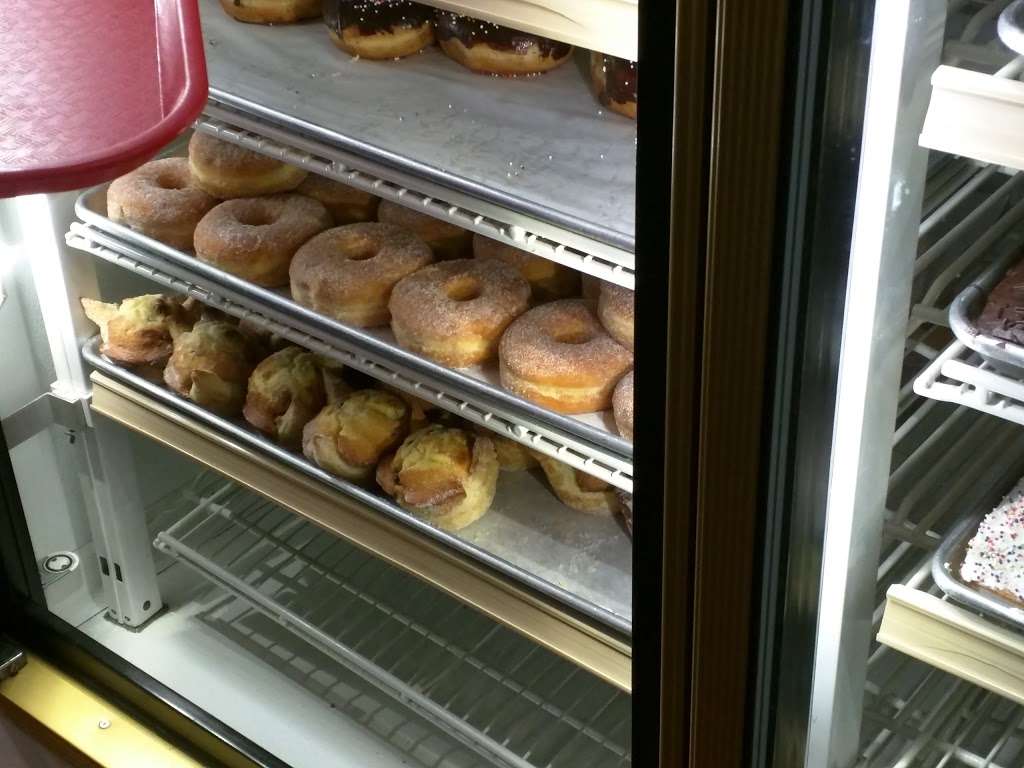 Spikes Bakery | 1708 W Highland Ave, San Bernardino, CA 92411, USA | Phone: (909) 887-9591