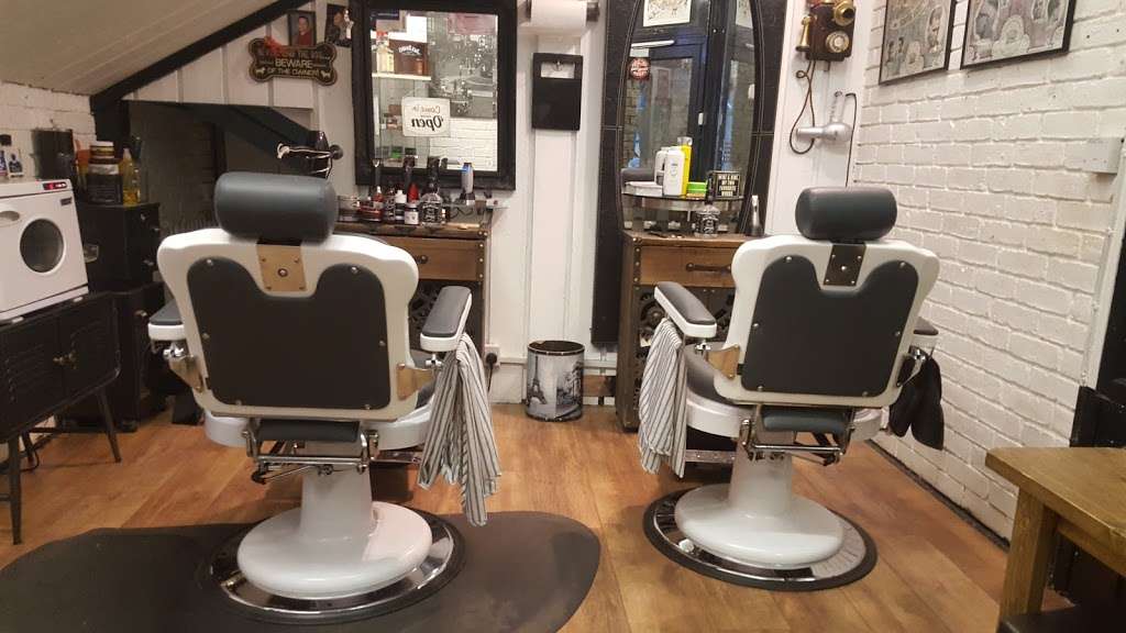 The little barber shop | 9A THE ROW, New Ash Green, Longfield DA3 8JB, UK | Phone: 07854 936312