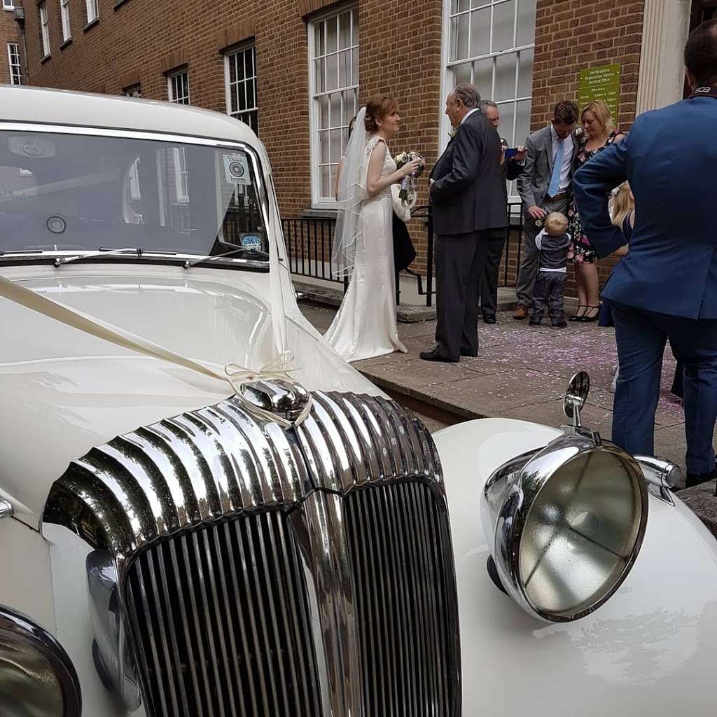 Weddings Cars of Herts | 25 Danesbury Park Rd, Welwyn, Codicote, Welwyn AL6 9SH, UK | Phone: 01438 717007