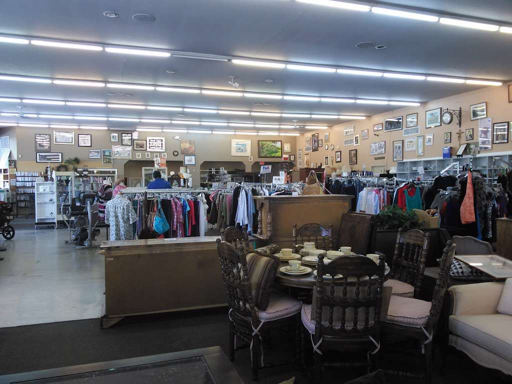 Society of St. Vincent de Paul - Sunnyslope Thrift Store | 8231 N 7th St, Phoenix, AZ 85020, USA | Phone: (602) 861-2634