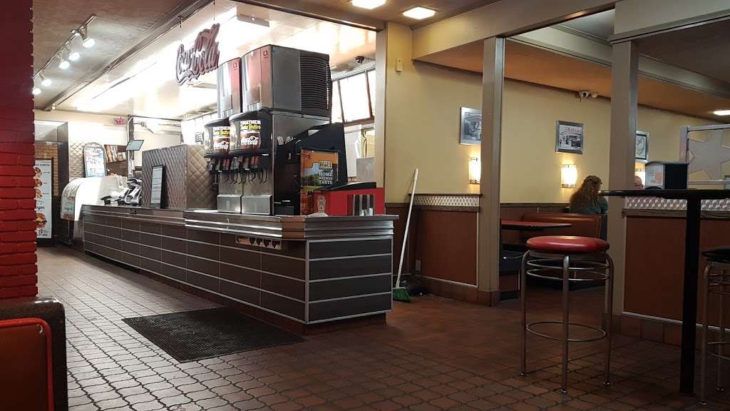 Carls Jr. | 21532 Brookhurst St, Huntington Beach, CA 92646 | Phone: (714) 968-8433