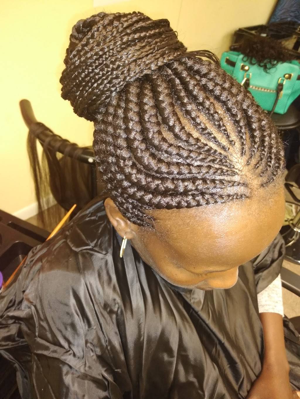 Africa Family Hair Braiding | 601 S Main St suite d, Goodlettsville, TN 37072, USA | Phone: (615) 481-3257