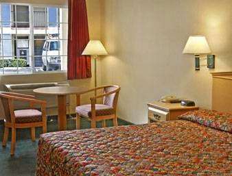 Howard Johnson Hotel & Suites by Wyndham Orange | 1930 E Katella Ave, Orange, CA 92867, USA | Phone: (714) 453-4648