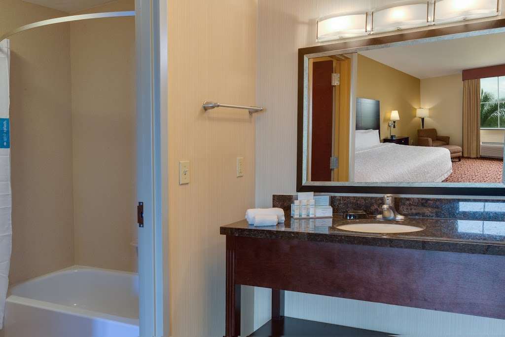 Hampton Inn & Suites Ft. Lauderdale/Miramar | 10990 Marks Way, Miramar, FL 33025, USA | Phone: (954) 430-5590