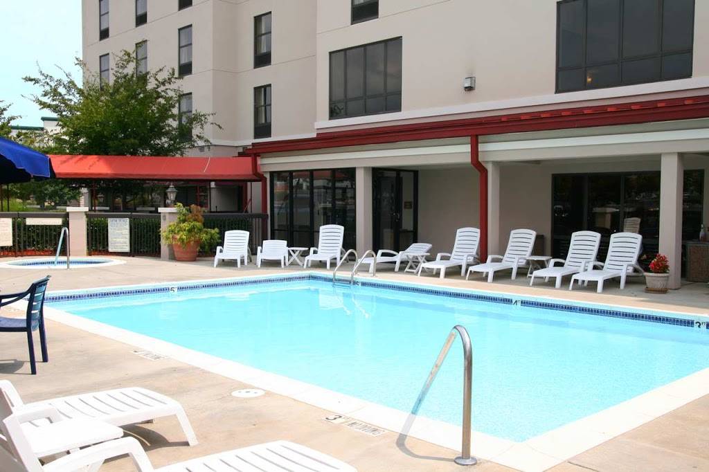 Hampton Inn & Suites Concord/Charlotte | 9850 Weddington Rd Ext., Concord, NC 28027 | Phone: (704) 979-5600