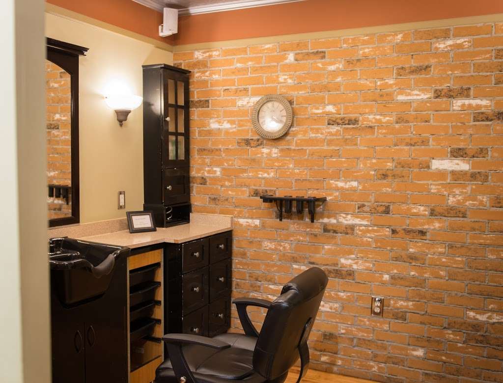 Salon On The Bluff | 89 E Scranton Ave, Lake Bluff, IL 60044, USA | Phone: (847) 234-2435