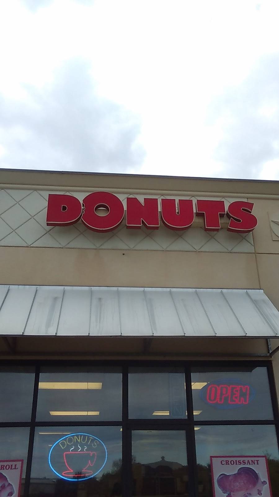 Yummy Donuts | 7001 Confederate Park Rd, Fort Worth, TX 76108, USA | Phone: (817) 237-1991