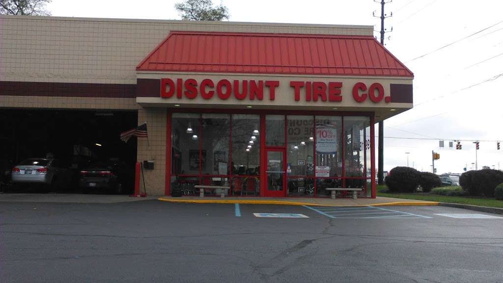 Discount Tire | 10610 E Washington St, Indianapolis, IN 46229, USA | Phone: (317) 899-1815