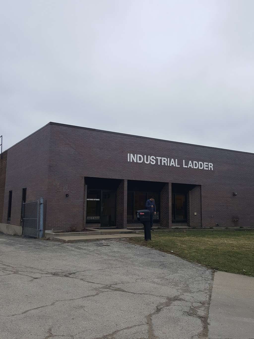 Industrial Ladder & Supply Co | 245 E Adele Ct, Villa Park, IL 60181, USA | Phone: (630) 530-7580