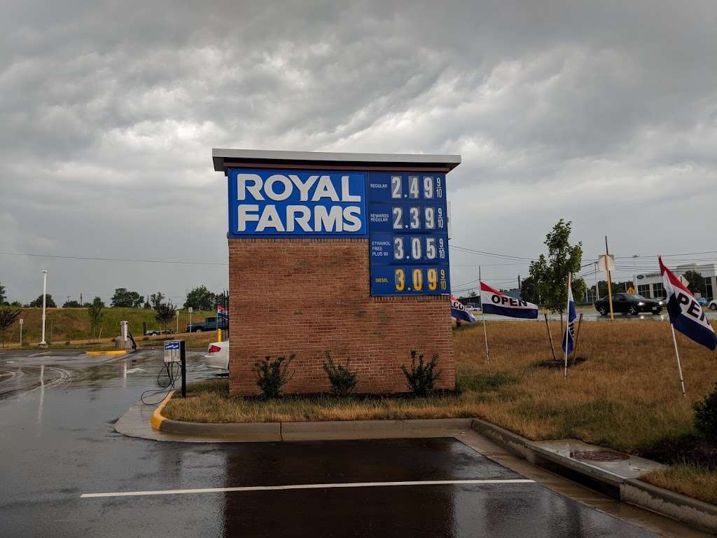 Royal Farms | 260 Crooked Run Plaza, Front Royal, VA 22630, USA | Phone: (540) 551-1818