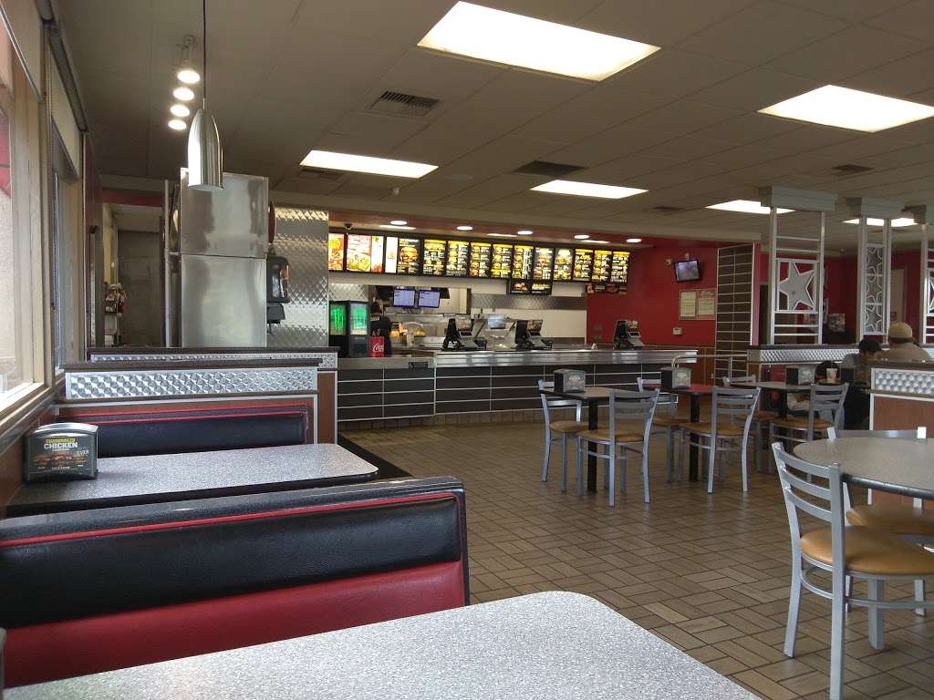 Carls Jr. / Green Burrito | 10100 Ben Nevis Blvd, Riverside, CA 92509 | Phone: (951) 360-1249