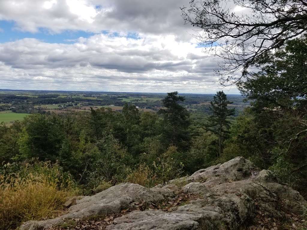 Sugarloaf Mountain East View Parking | Unnamed Road, Dickerson, MD 20842, USA