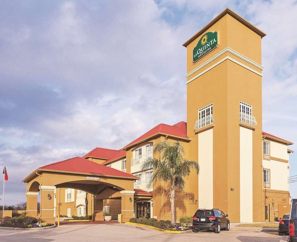 La Quinta Inn & Suites Houston Hobby Airport | 8776 Airport Blvd, Houston, TX 77061 | Phone: (713) 490-1008