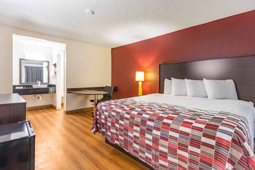 Red Roof Inn Phoenix - Midtown | 4130 N Black Canyon Hwy, Phoenix, AZ 85017, USA | Phone: (602) 536-5528