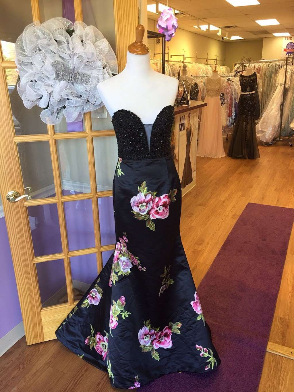 The Right Fit Dresses & Alterations | 279 Egg Harbor Rd, Sewell, NJ 08080, USA | Phone: (856) 269-4339