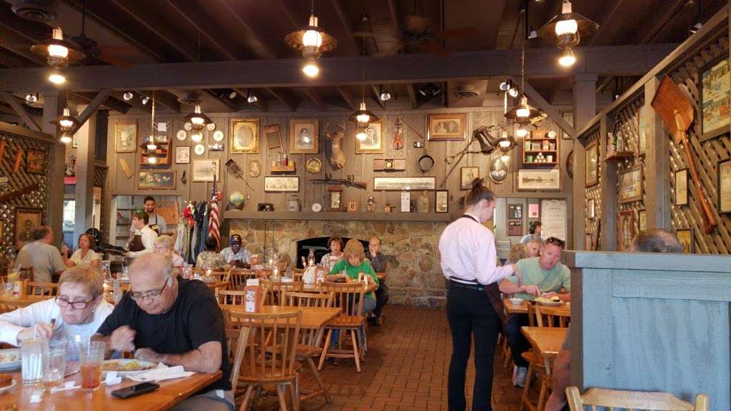 Cracker Barrel Old Country Store | 3316 Daniels Rd, Winter Garden, FL 34787, USA | Phone: (407) 654-2405