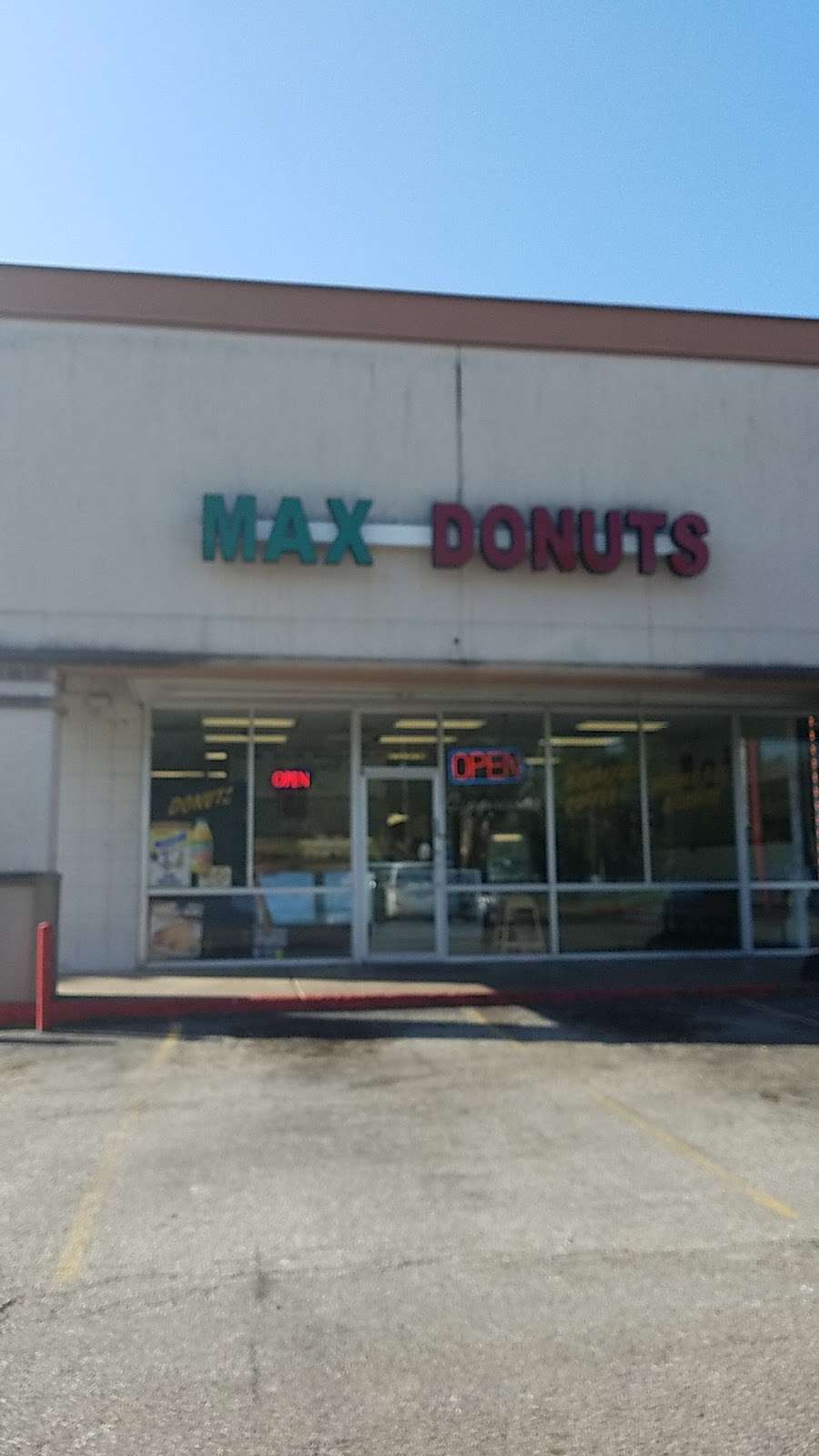 Max Donuts | 9225 Clay Rd, Houston, TX 77080, USA | Phone: (713) 690-4778