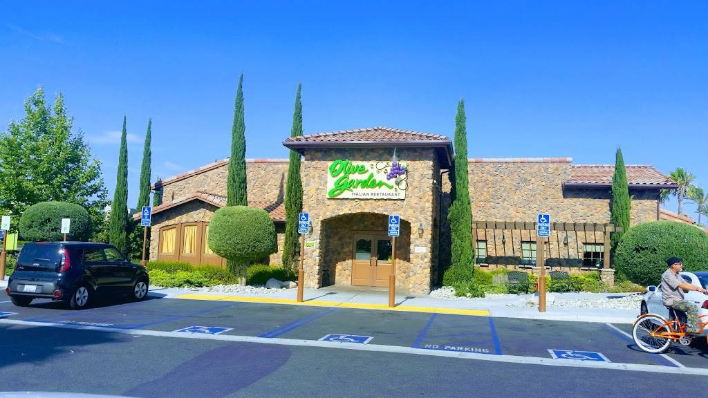 Olive Garden Italian Restaurant | 8386 La Palma Ave, Buena Park, CA 90620, USA | Phone: (714) 220-3943