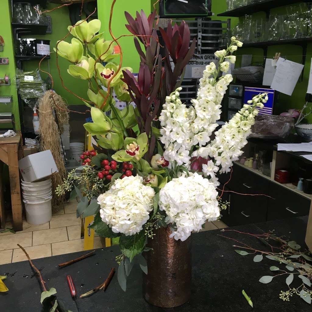 Chicago Flower Company | 3032 W Chicago Ave, Chicago, IL 60622 | Phone: (773) 227-2555