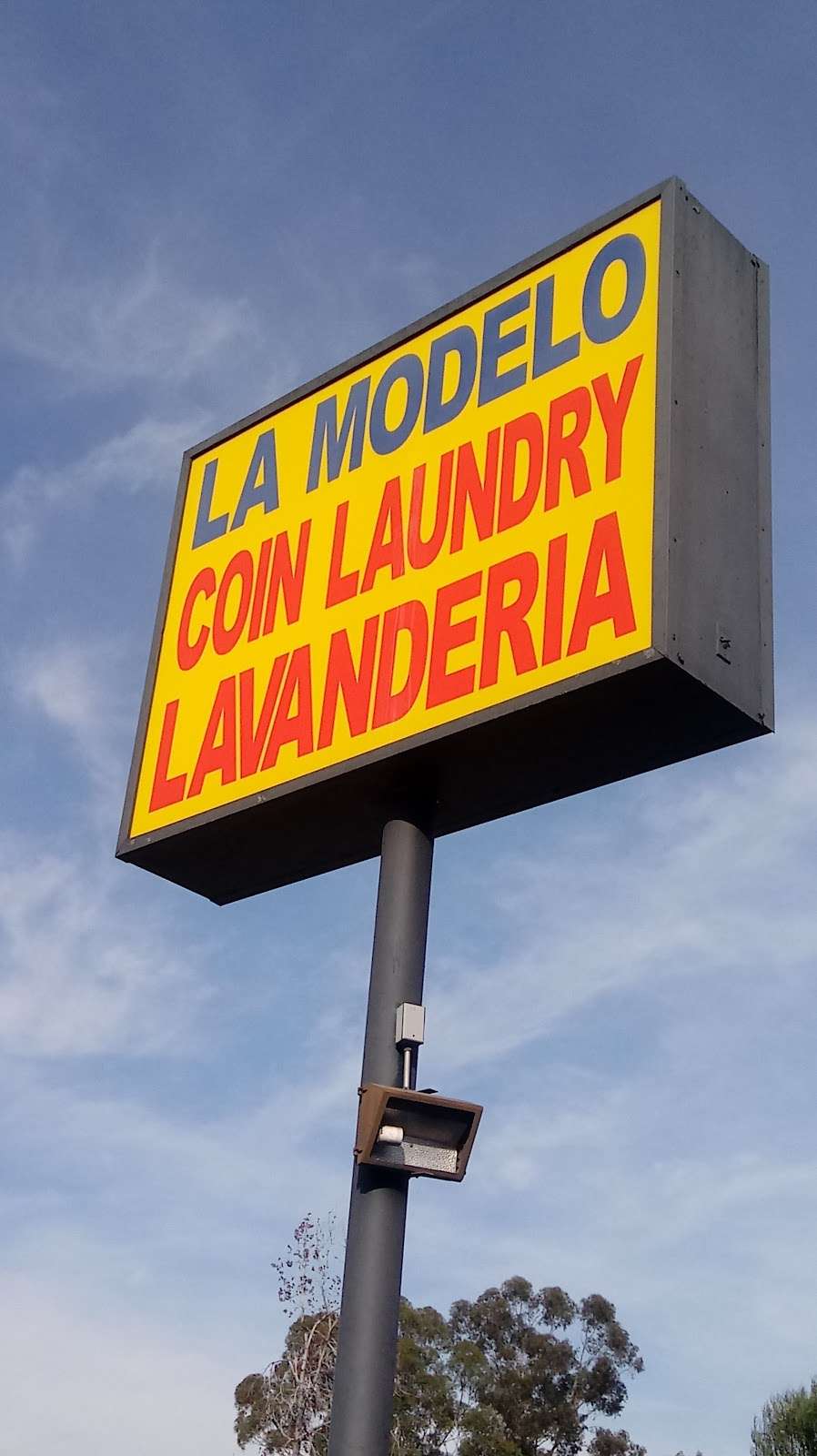 LA Modelo Coin Laundry | 3830 City Terrace Dr, Los Angeles, CA 90063, USA | Phone: (323) 267-1639