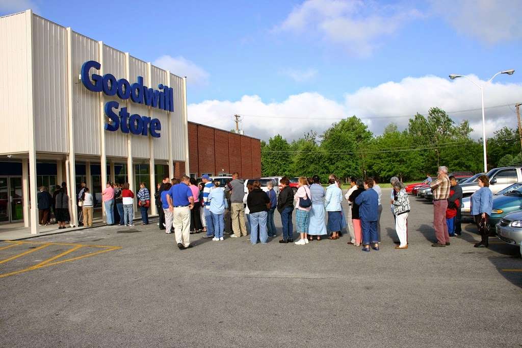 Goodwill Store | 1911 E Wabash St, Frankfort, IN 46041, USA | Phone: (765) 659-1388