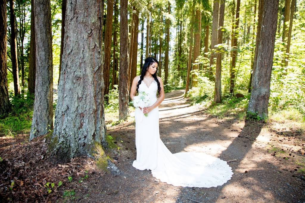 Jenny Manes Premier Bridal Design and Alterations | 2404 35th Ave W, Seattle, WA 98199, USA | Phone: (206) 285-8762